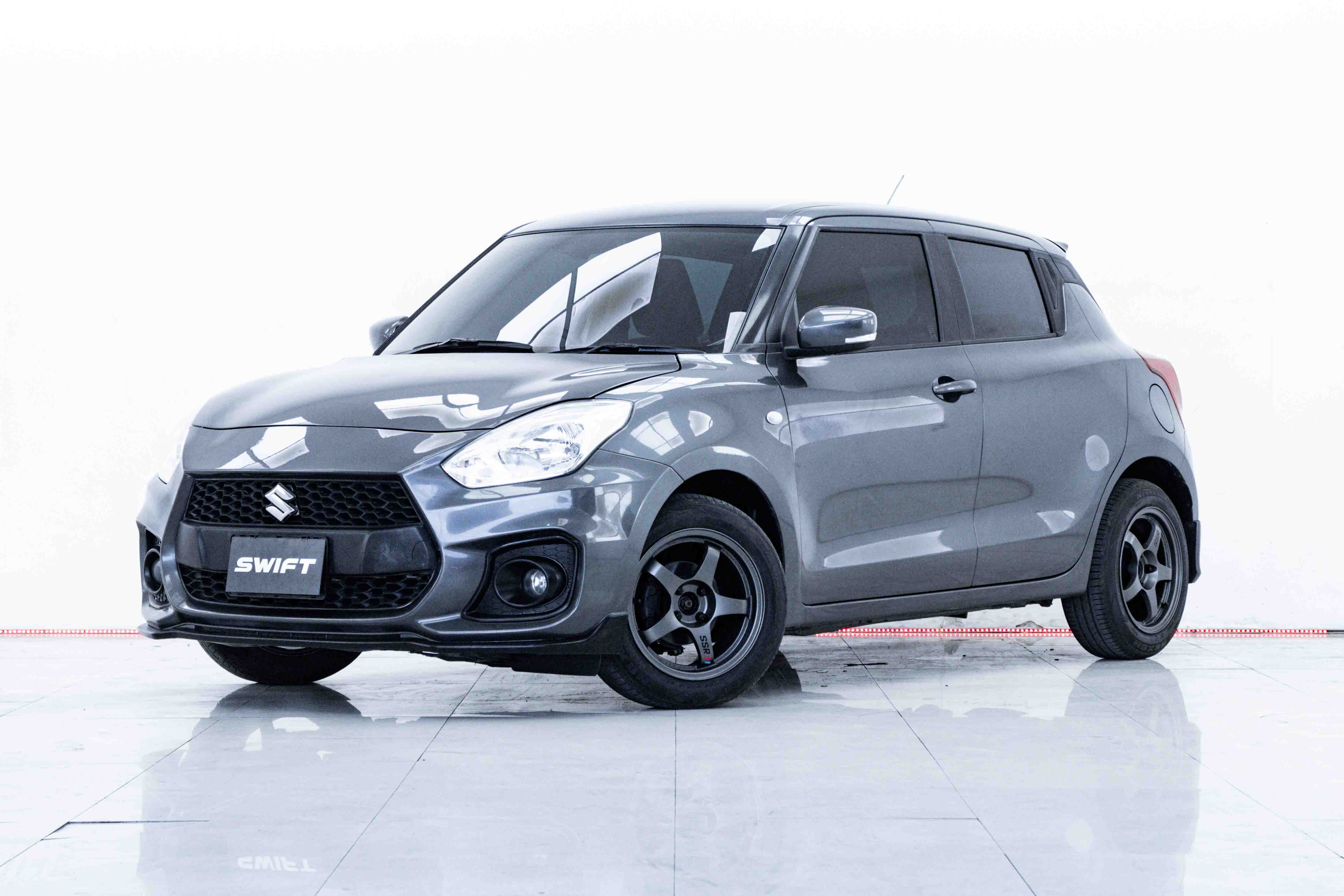 2018 SUZUKI SWIFT