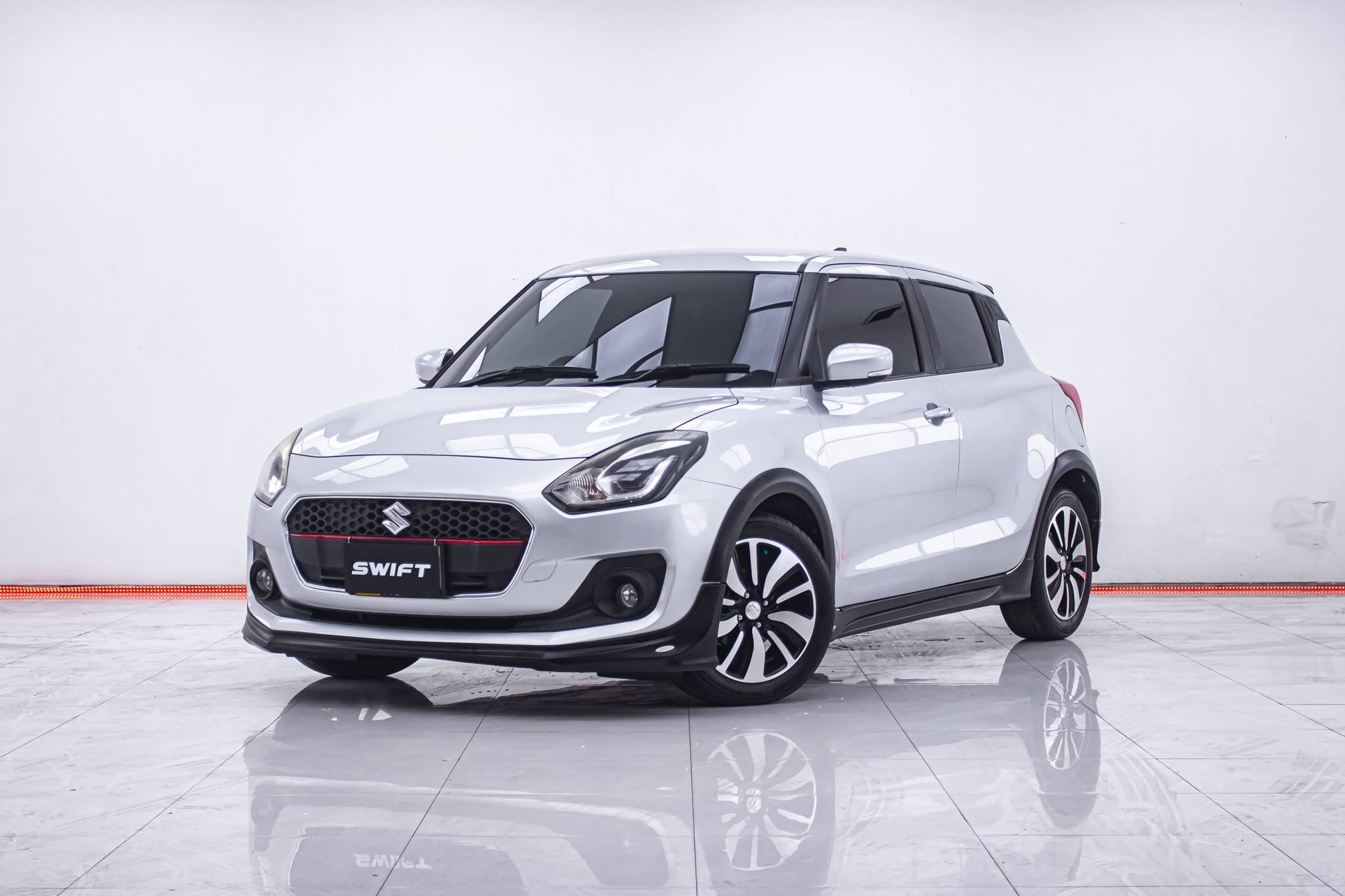 2018 SUZUKI SWIFT