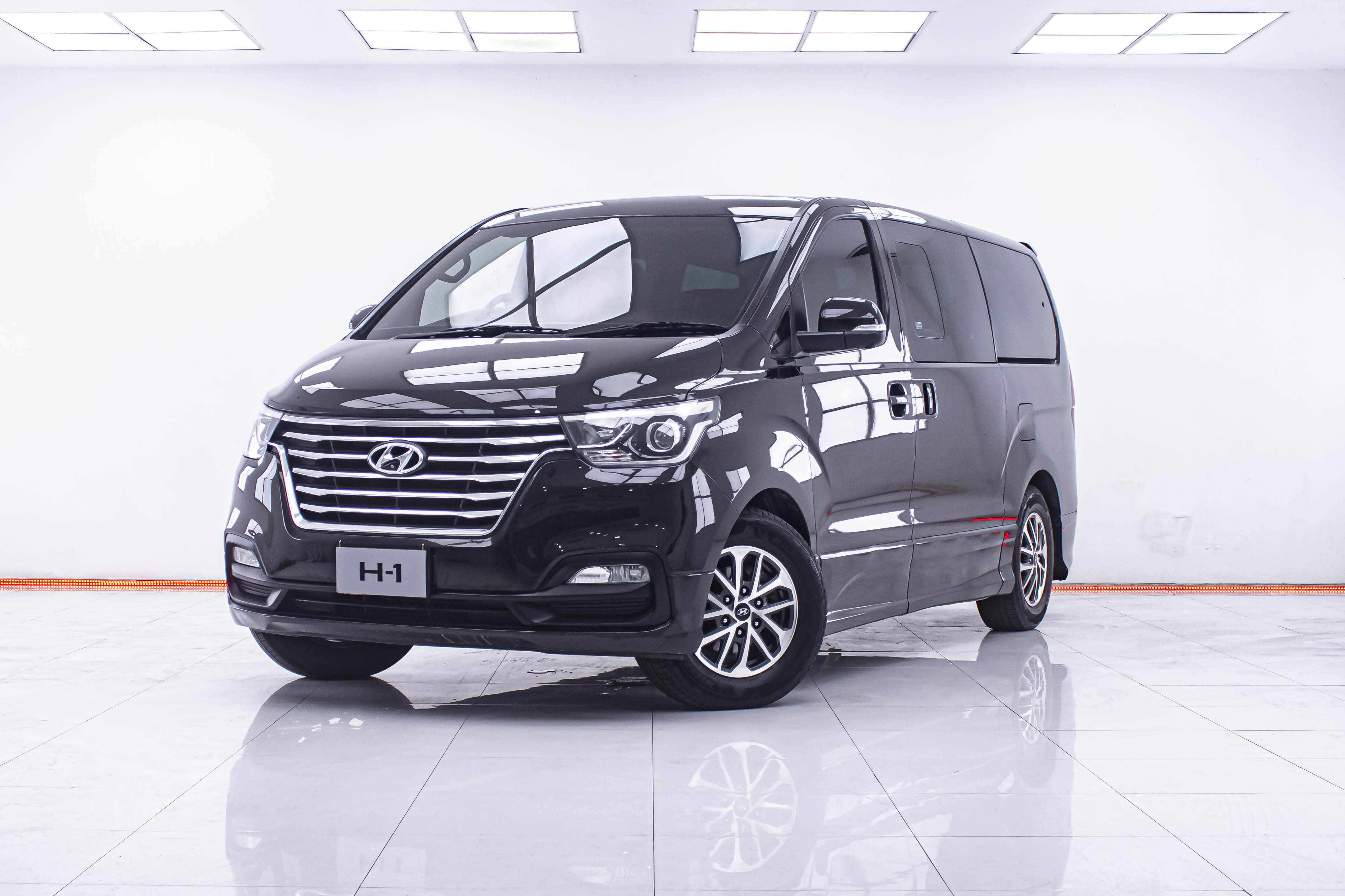 2019 HYUNDAI H-1