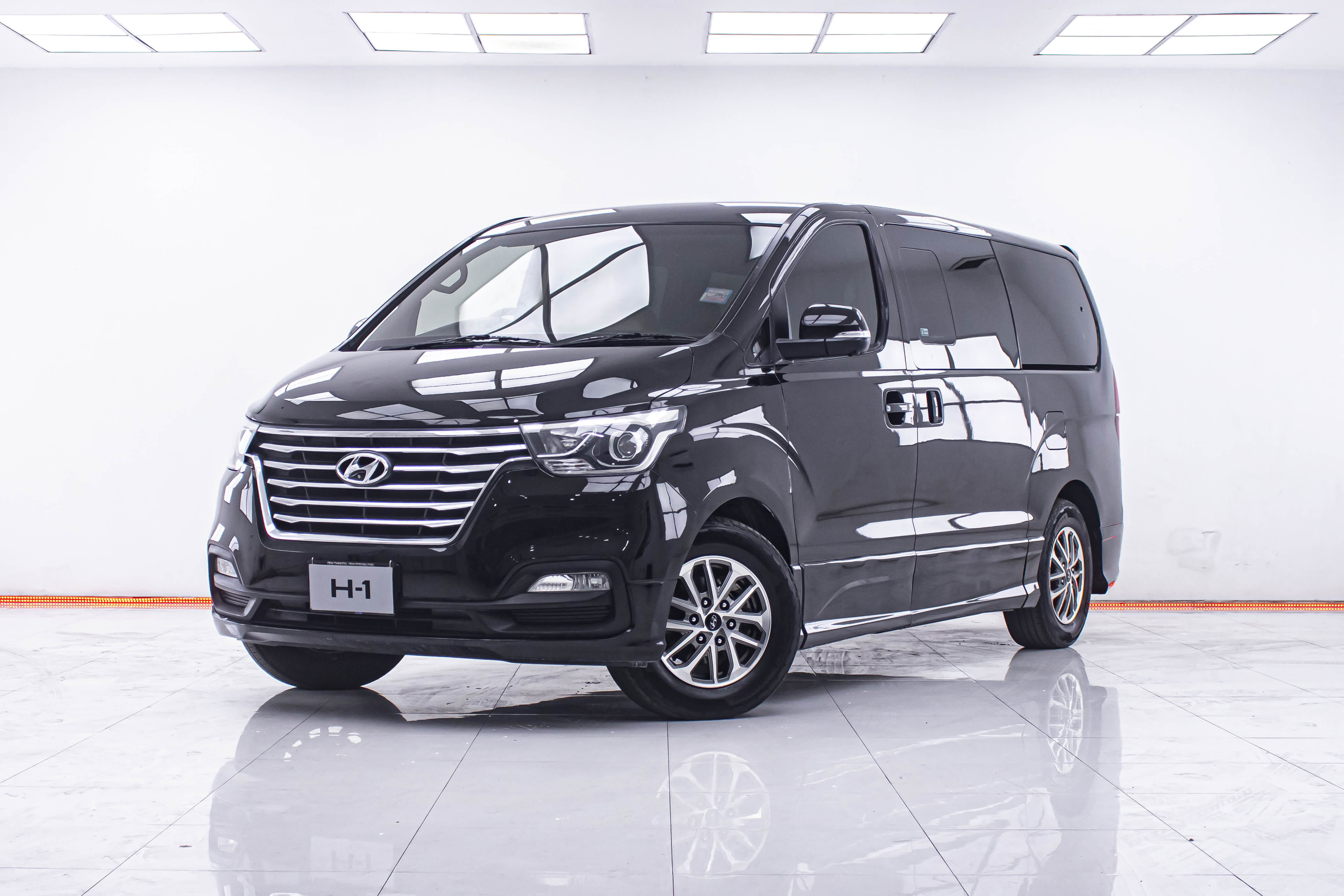 2019 HYUNDAI H-1